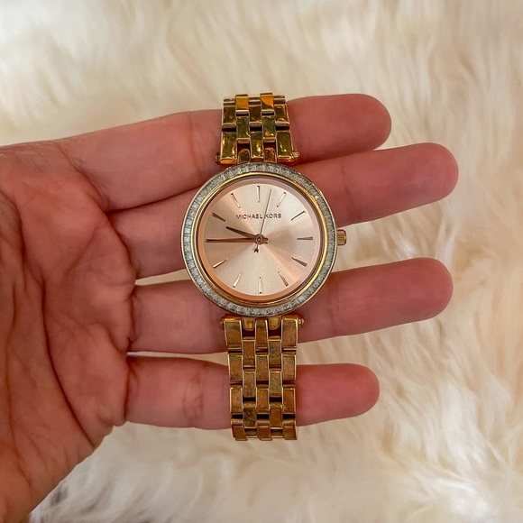 Michael Kors Rose Gold Watch - Picture 3 of 3